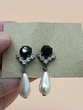 Vtg 80s Earrings Formal Rhinestone Faux Pearl Mobwife Dangle Drop Black Silver